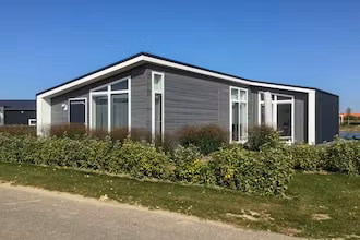 Water Resort Oosterschelde 28 in Wemeldinge